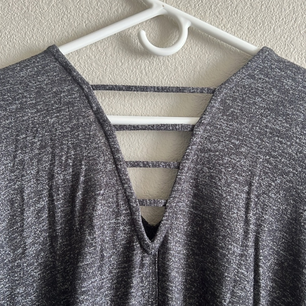 🌻3/$25 oversized sweater - Picture 5 of 6